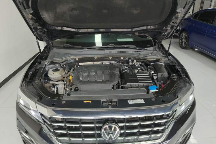 Used Volkswagen Passat 2020 330TSI Luxury Edition China VI
