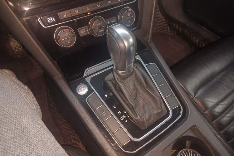 Used Volkswagen Magotan 2018 Facelift 330TSI DSG Luxury Model
