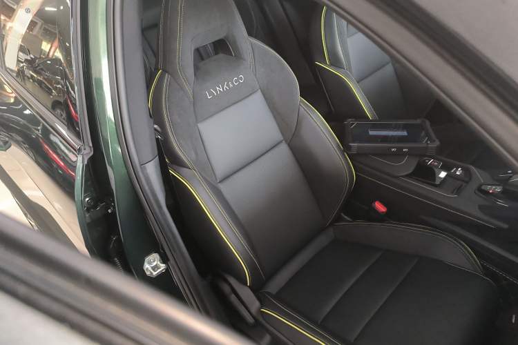 Used Lynk & Co 06 EM-P 2023 1.5T Remix PHEV Pro
