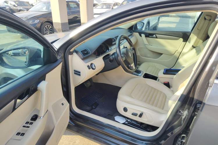 Used Volkswagen Magotan 2013 1.8TSI Premier Model
