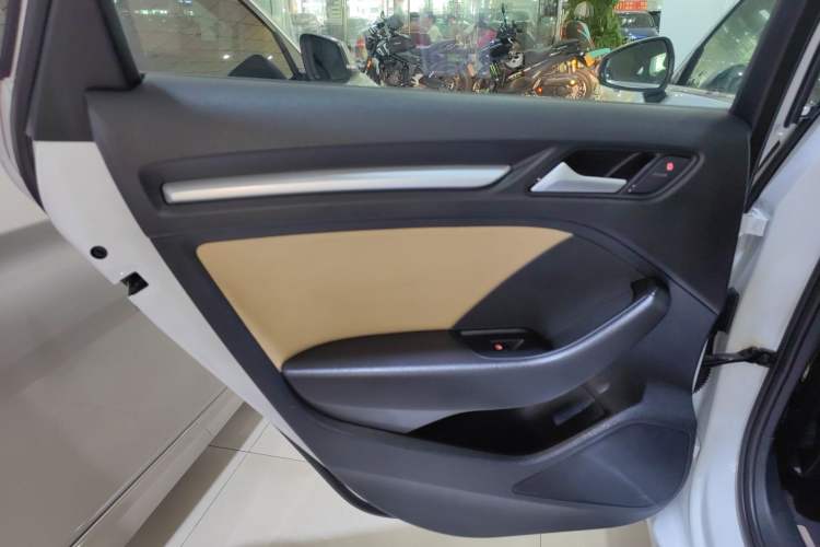 Used Audi A3 2014 Limousine 35 TFSI Automatic Advanced Model
