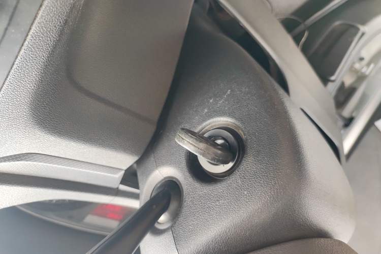 Used Volkswagen Jetta 2013 1.6L Manual Fashion Edition