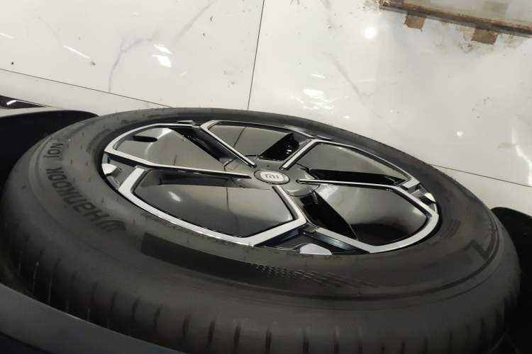 Used  YU7 2025 Ultra-Long Range All-Wheel Drive Pro Version