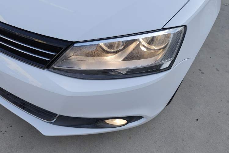 Used Volkswagen Sagitar 2015 1.6L Automatic Comfort Model
