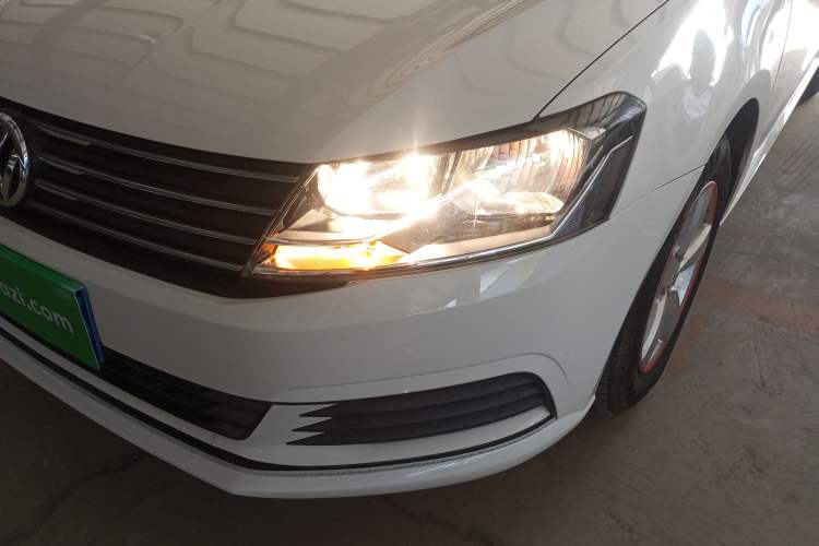 Used Volkswagen Gran Lavida 2015 1.6L Automatic Fashion Edition
