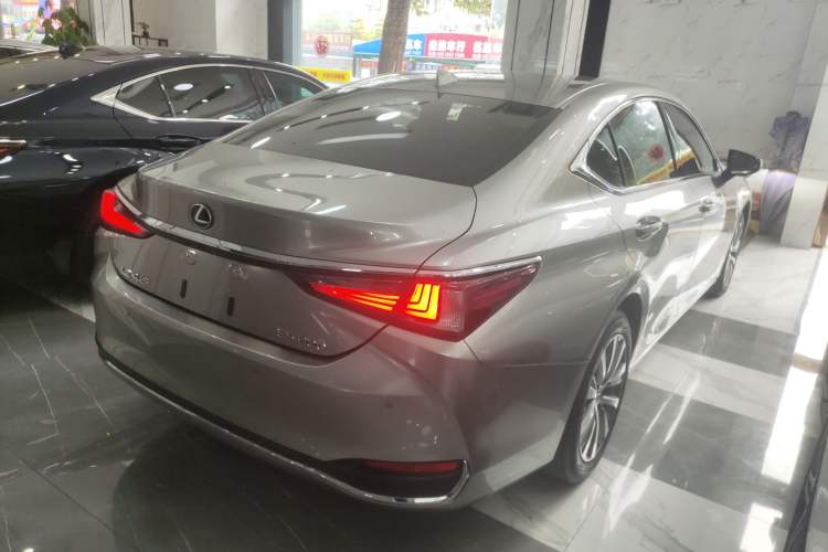 Used Lexus ES 2020 200 Excellence Edition
