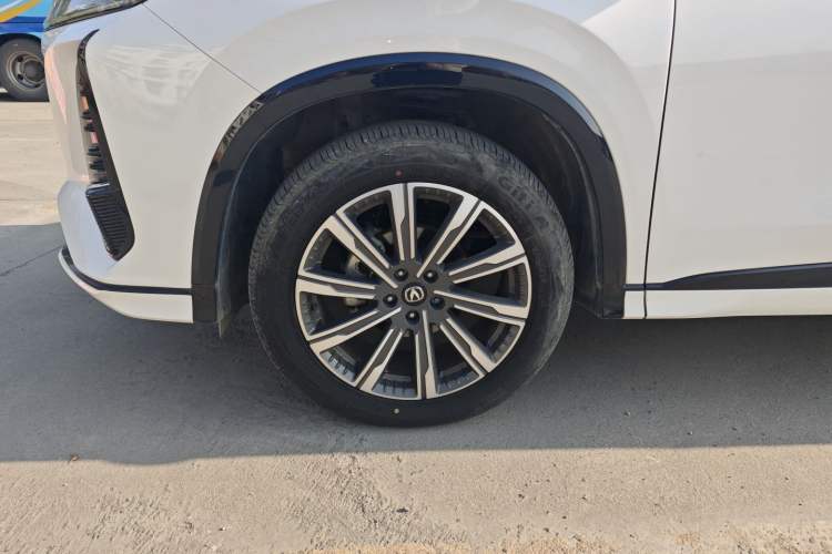 Used Changan CS75 PLUS 2024 3rd Generation Champion Edition 1.5T Intelligent Drive Dynamic Model
