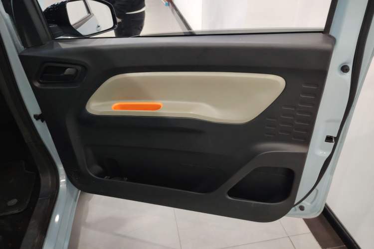 Used Wuling Hongguang MINIEV 2021 Macaron Sandwich Model 170 km Lithium Iron Phosphate
