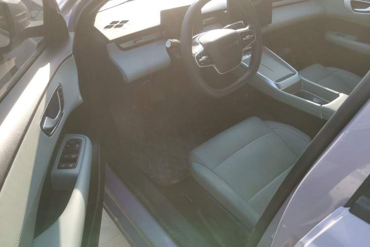 Used Roewe D6 2025 450km Deluxe Edition
