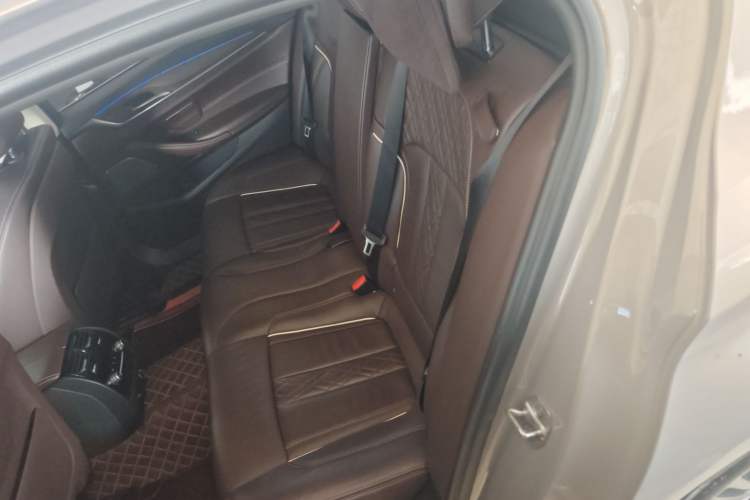 Used BMW 5 Series 2018 530Li Luxury Edition Premium Package
