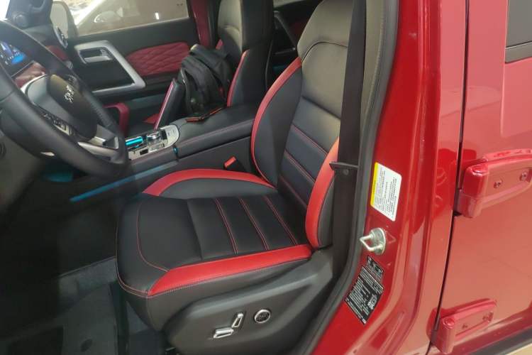 Used Beijing Auto BJ40 2023 2.0T Automatic Four-Wheel Drive Urban Hunter Edition Chivalrous Type
