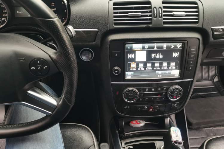 Used Mercedes-Benz R-Class 2017 R 400 4MATIC Exclusive Edition
