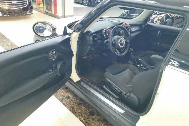 Used  MINI 2016 1.5T COOPER
