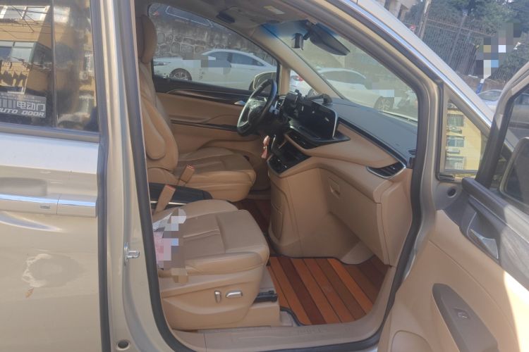 Used Buick GL8 2020 ES Land Cruiser 653T Luxury Model
