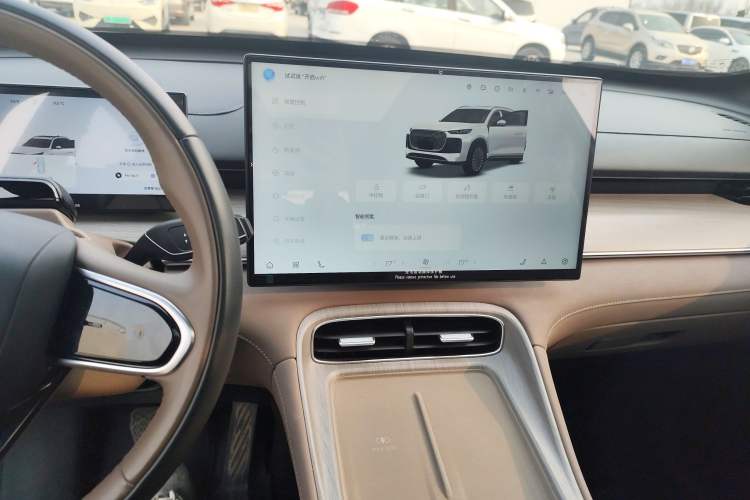 Used Chery Tiggo 8 PLUS C-DM 2025 1.5T 116 km Prestige Version 5 Seats
