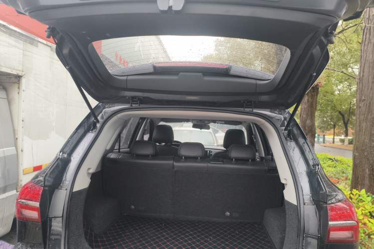 Used Roewe RX5 2019 20T Two-Wheel Drive Automatic Ali Smart Connectivity Platinum Edition
