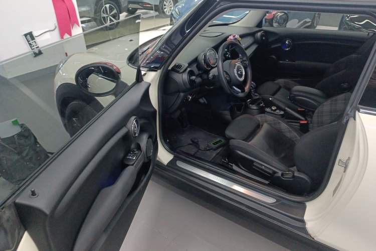 Used  MINI 2016 1.5T COOPER
