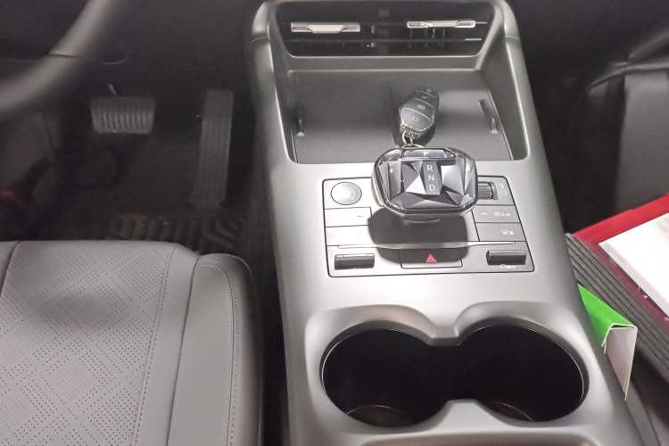 Used BYD Qin PLUS 2024 HONOR Edition DM-i 55KM Leading Model
