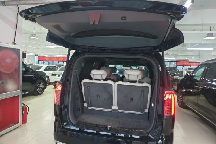 Used Zeekr 009 2024 Six-Seat Executive Version 4WD 108 kWh
