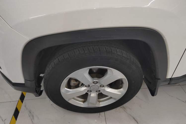 Used  Compass 2019 220T Automatic Enjoyment Version
