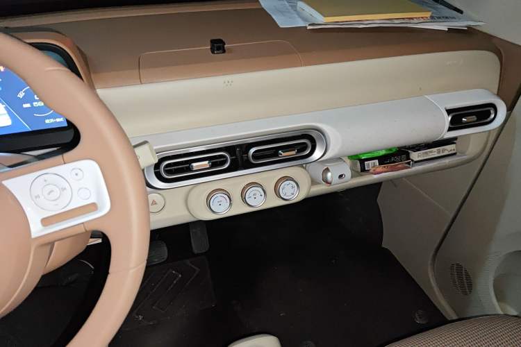 Used Wuling Hongguang MINIEV 2024 3rd Generation 215km Youth Edition
