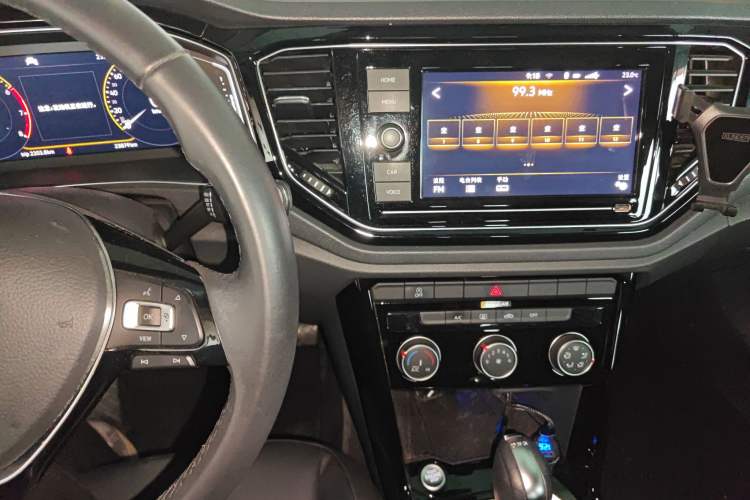 Used Volkswagen T-ROC 2019 280TSI DSG Two-Wheel Drive Comfort Version China VI Standard
