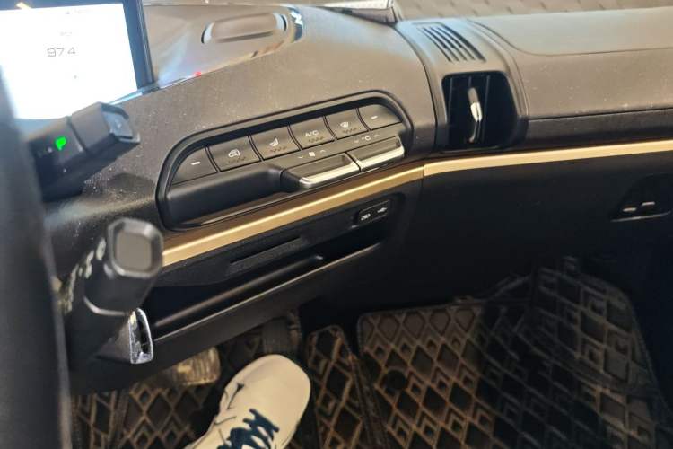 Used Baojun KiWi EV 2021 Designer Lithium Iron Phosphate
