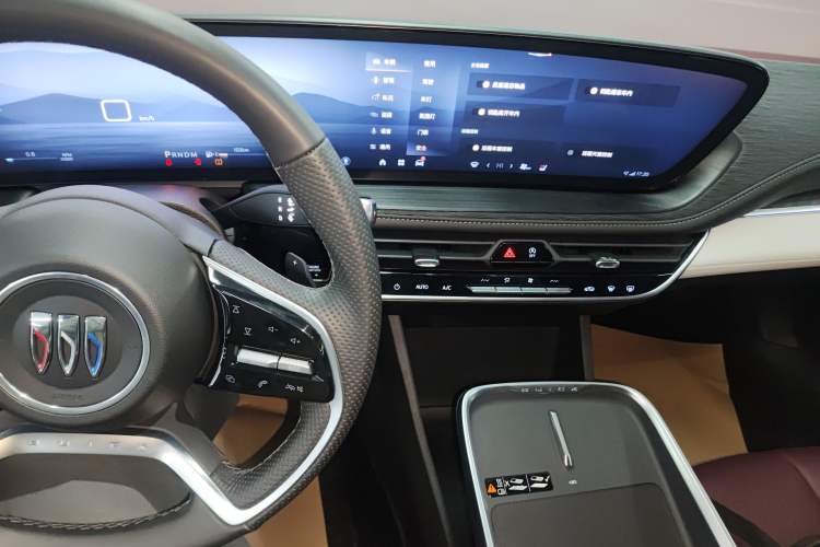 Used Buick LaCrosse 2025 28T Platinum Edition
