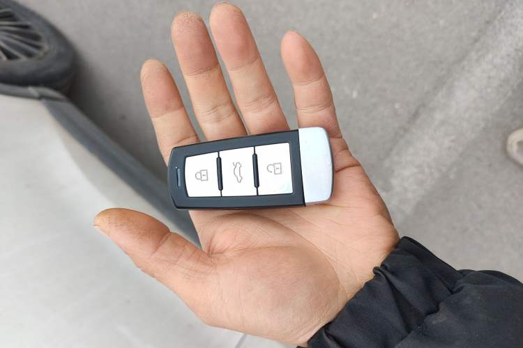 Used Sinotruk VGV U70 2020 1.5T Automatic Smart Luxury 7-Seater
