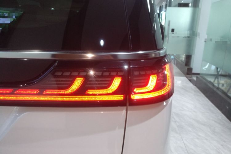 Used VOYAH Dream 2025 PHEV Four-Wheel Drive Prestige Kunpeng Edition