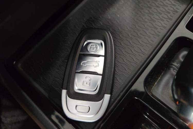 Used Hongqi E-QM5 2023 620km PLUS
