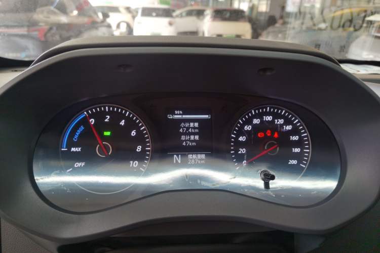 Used Wuling Yangguang 2024 300KM Comfort Version Passenger Van 75kW
