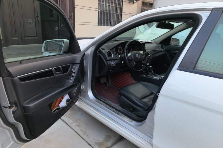 Used Mercedes-Benz C-Class 2013 C 180 Classic Grand Edition