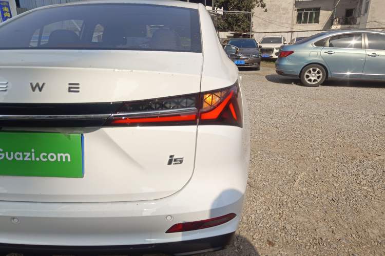 Used Roewe i5 2026 Model 1.5L CVT Luxury Edition
