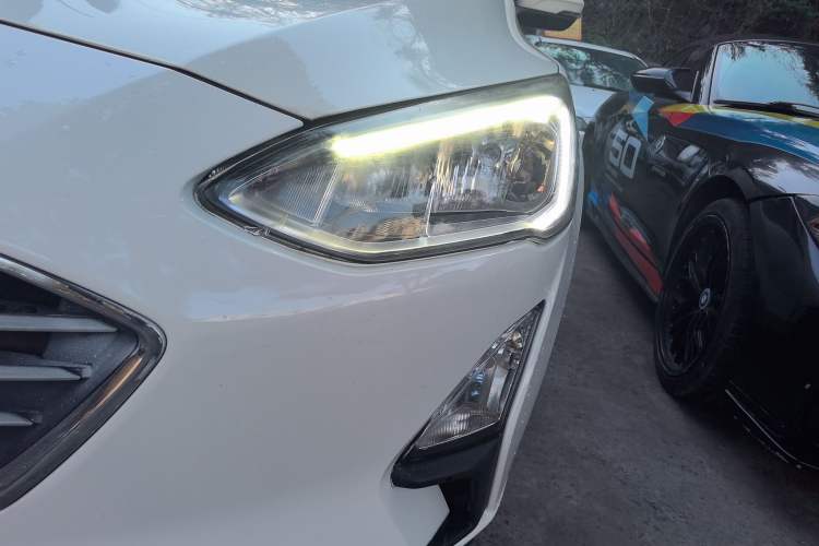 Used Ford Focus 2019 Two-Door EcoBoost 125 Automatic Trendy Model China V Standard