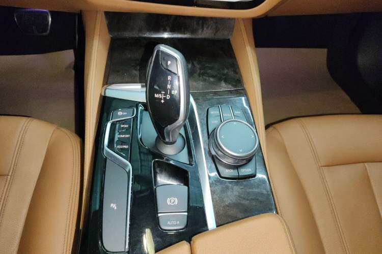 Used BMW 5 Series 2018 530Li Leading Model M Sport Package
