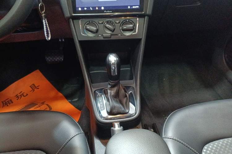 Used Volkswagen Santana 2015 Haval H6 1.6L Automatic Comfort Model