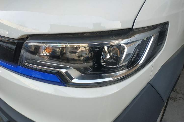 Used Foton Intelligent Blue Elf E7 2024 All-Electric Van Flat Roof 2 Seats CATL 46.36 kWh