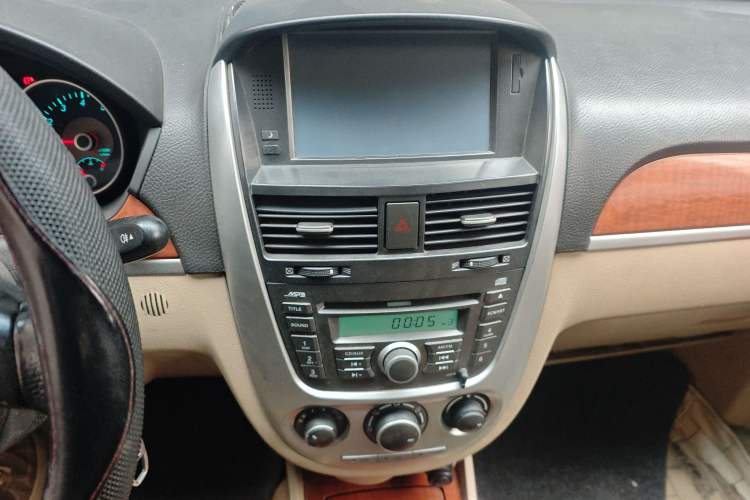 Used Buick Excelle 2011 1.6 LX-MT