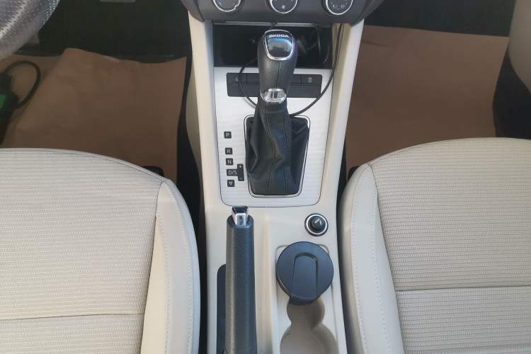 Used Skoda Octavia 2015 1.6L Automatic Yijie Edition
