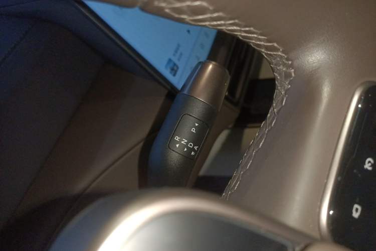 Used Li Auto MEGA 2024 Ultra Model
