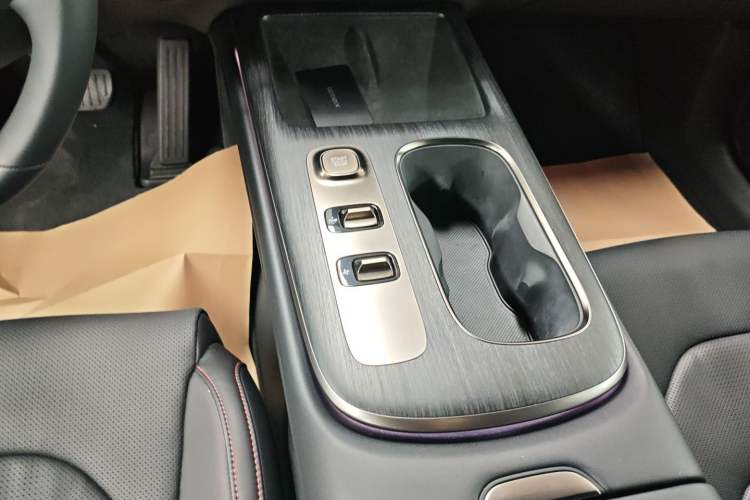 Used  SU7 2024 Rear-Drive Long-Range Intelligent Driving Version
