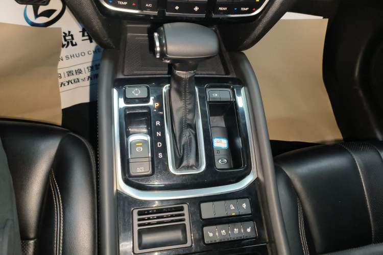 Used GAC Trumpchi GS8 2017 320T Two-Wheel Drive Luxury Smart Connectivity Version (7 Seats)