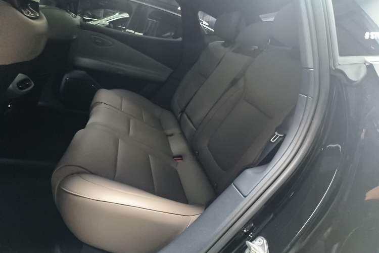 Used Lynk & Co Z10 2025 71 kWh 602 km Range Rear-Wheel Drive Pro
