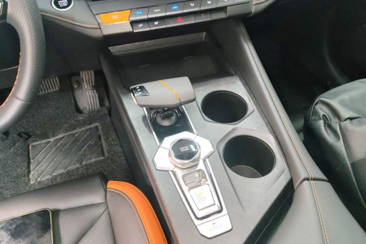 Used Changan UNI-V 2024 1.5T High-Energy Version
