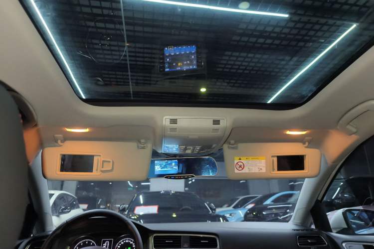 Used Volkswagen Golf 2016 230TSI Automatic Comfort Version
