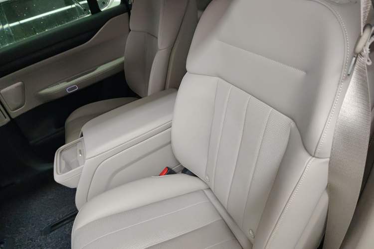 Used Nio ES8 2023 75 kWh Executive Edition