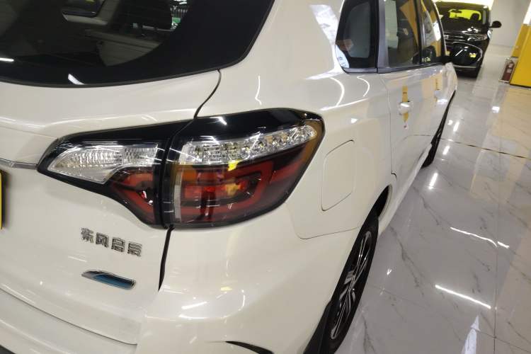 Used Venucia T70 2018 2.0L CVT Smart Edition
