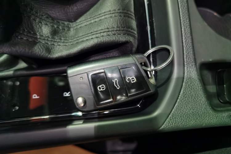 Used Volkswagen Touran 2016 Volkswagen Touran L 280TSI DSG Comfort Edition
