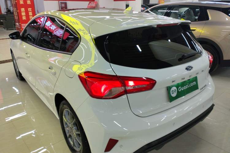 Used Ford Focus 2021 Hatchback EcoBoost 180 Automatic Titanium Edition
